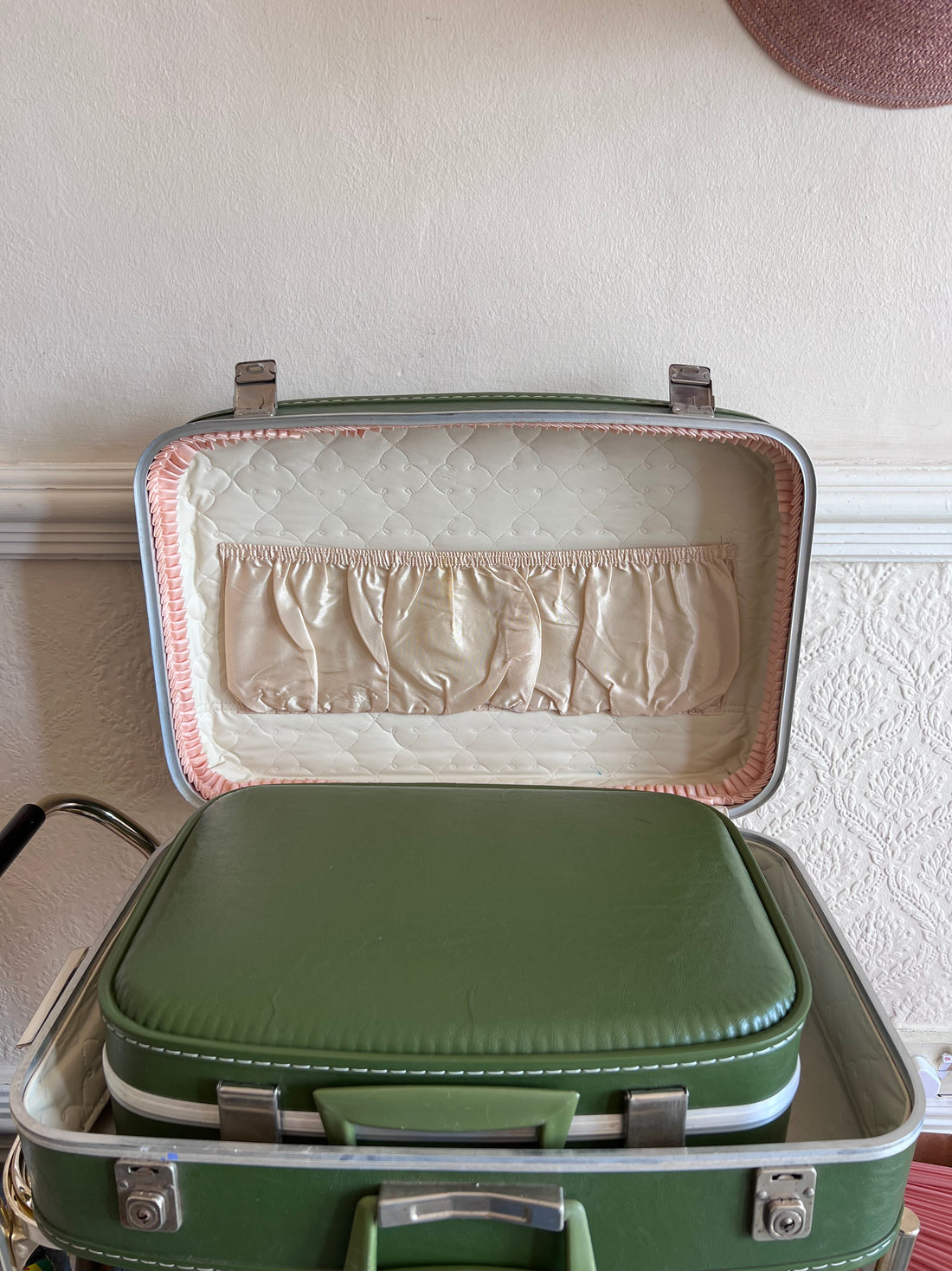 Ensemble de voyage anglais gigogne 1960