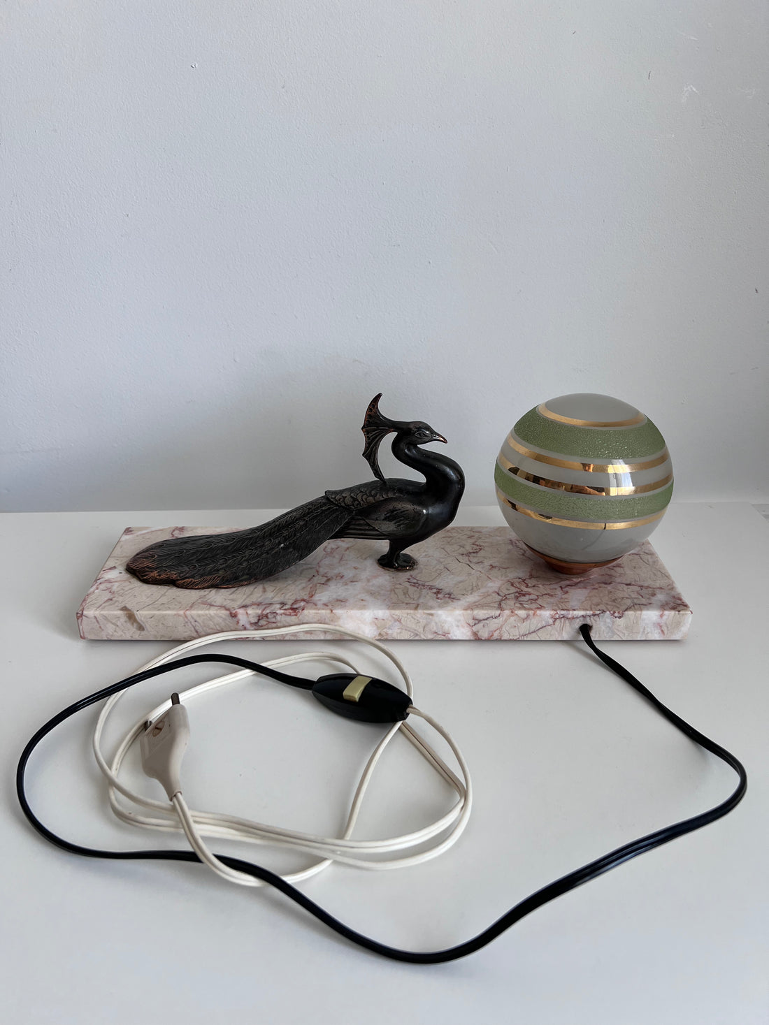 Veilleuse Art déco au paon et marbre rose
