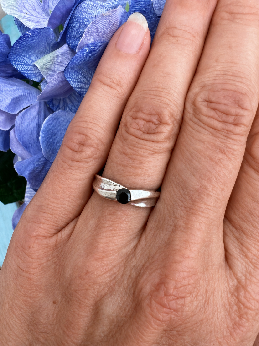 Bague argent 925 et pierre noire facettée avec écrin