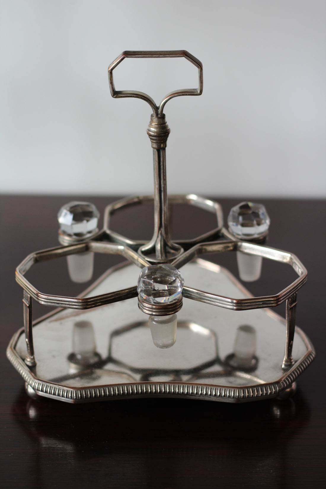 Serviteur anglais à trois carafes - Angleterre, XIXème siècle