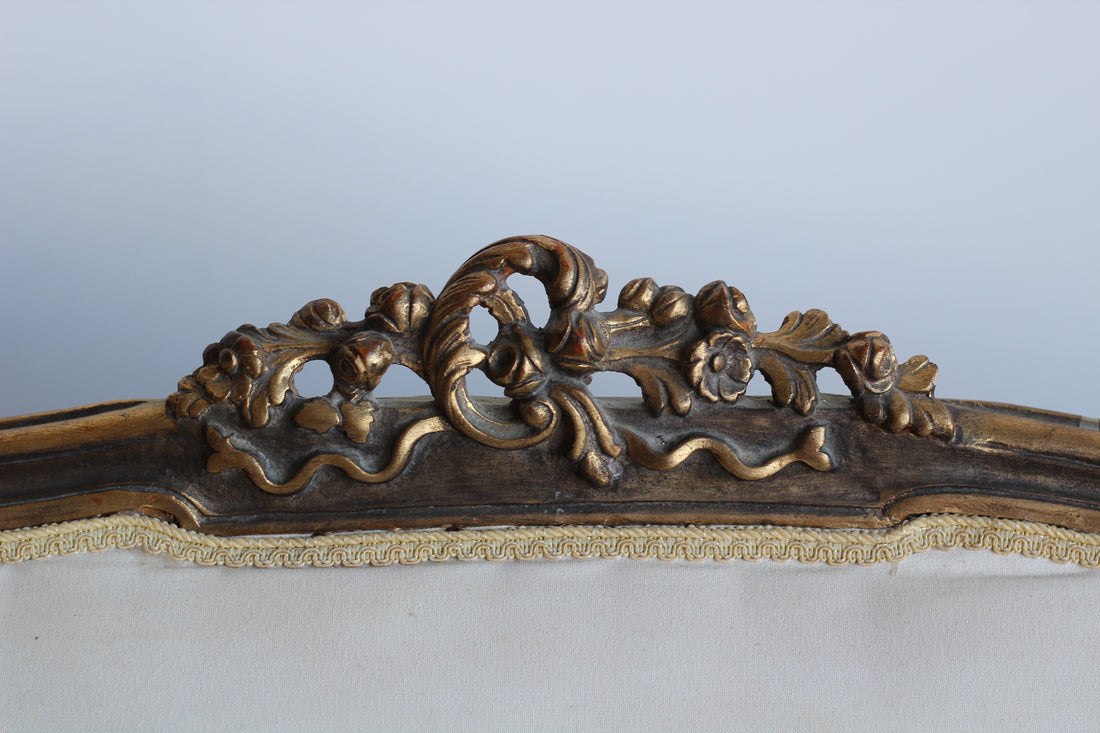 Banquette corbeille ancienne en bois doré et cannage - Style Louis XV