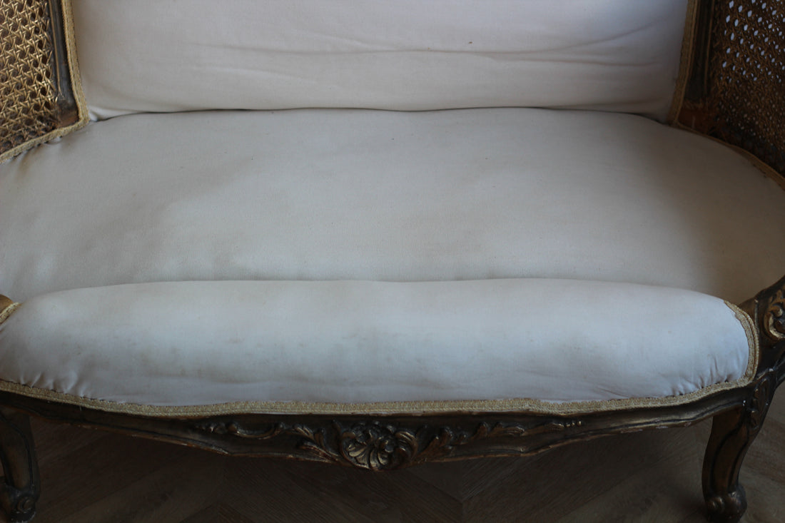 Banquette corbeille ancienne en bois doré et cannage - Style Louis XV