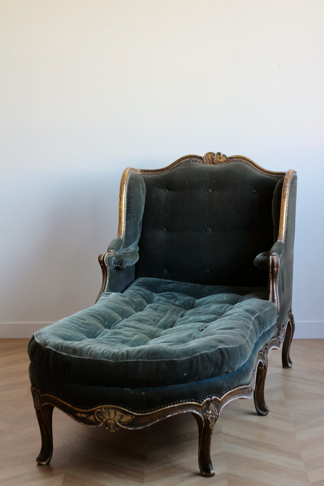 Grande méridienne en velours style Louis XV, vers 1890-1900