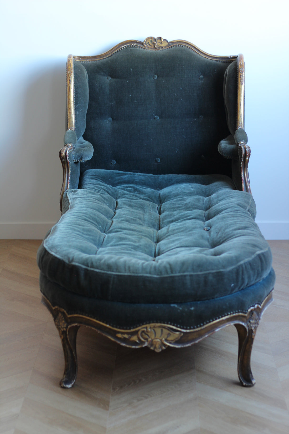 Grande méridienne en velours style Louis XV, vers 1890-1900
