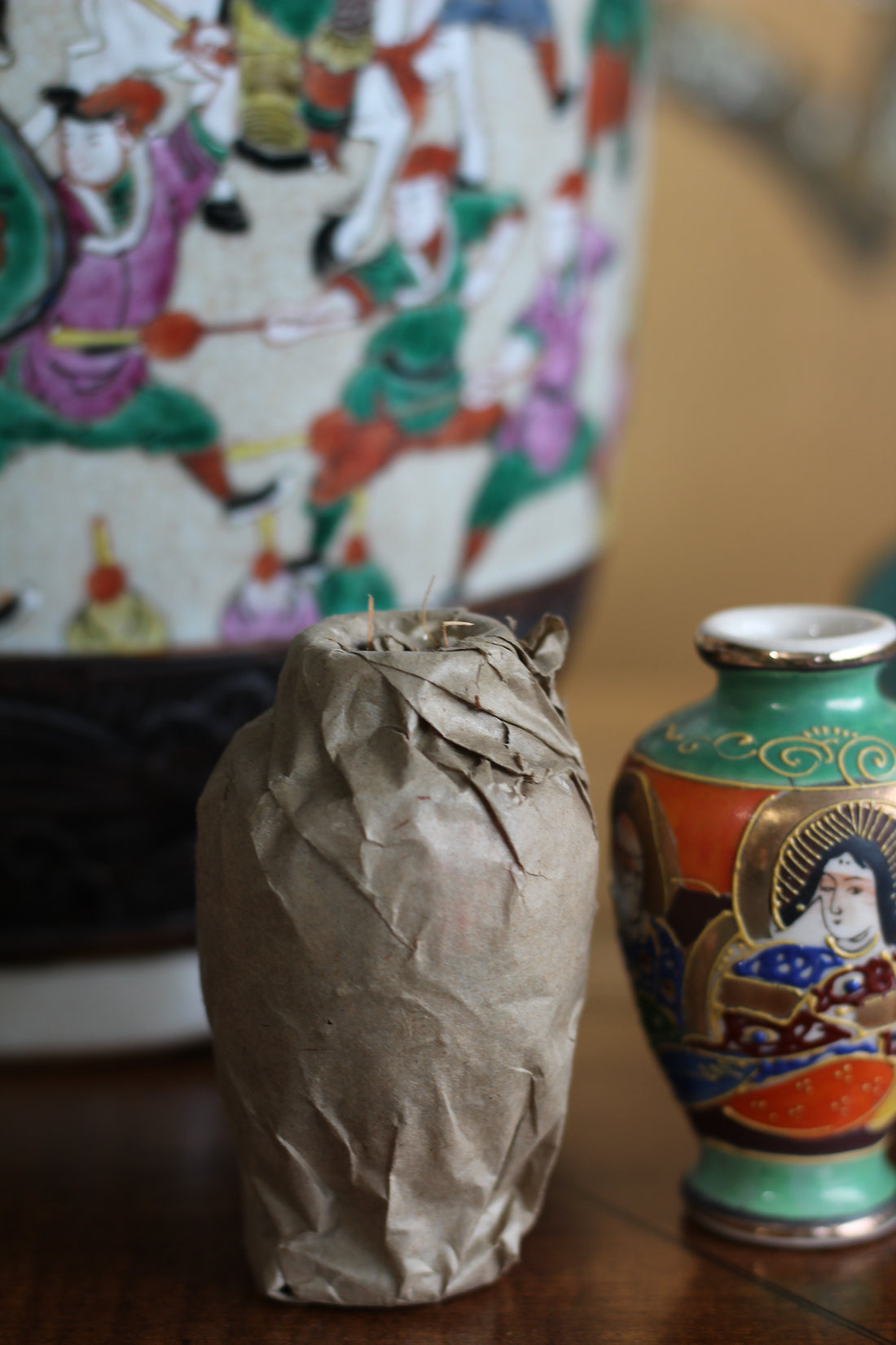 Paire de petits vases japonais - décor Satsuma, vers 1930