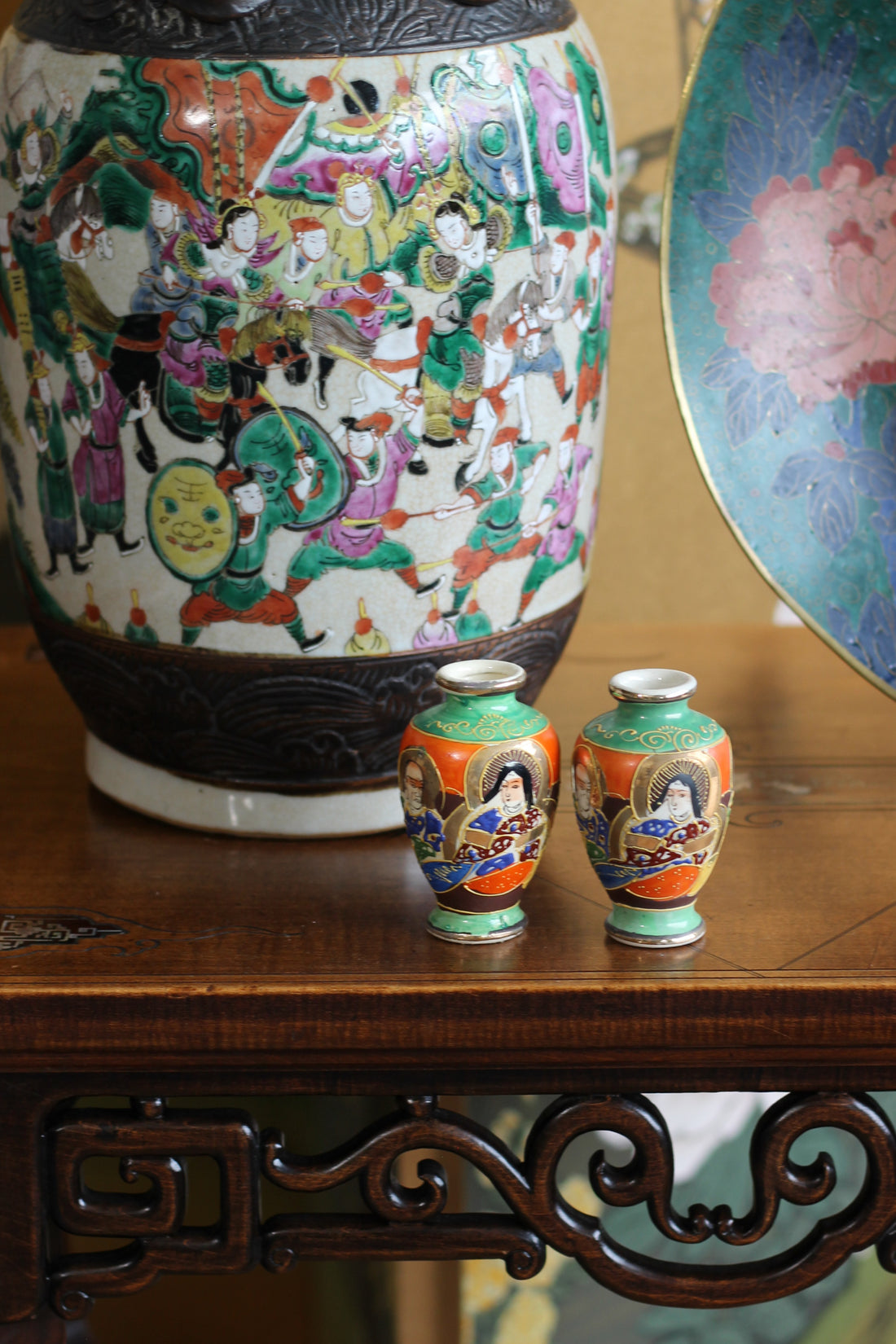 Paire de petits vases japonais - décor Satsuma, vers 1930
