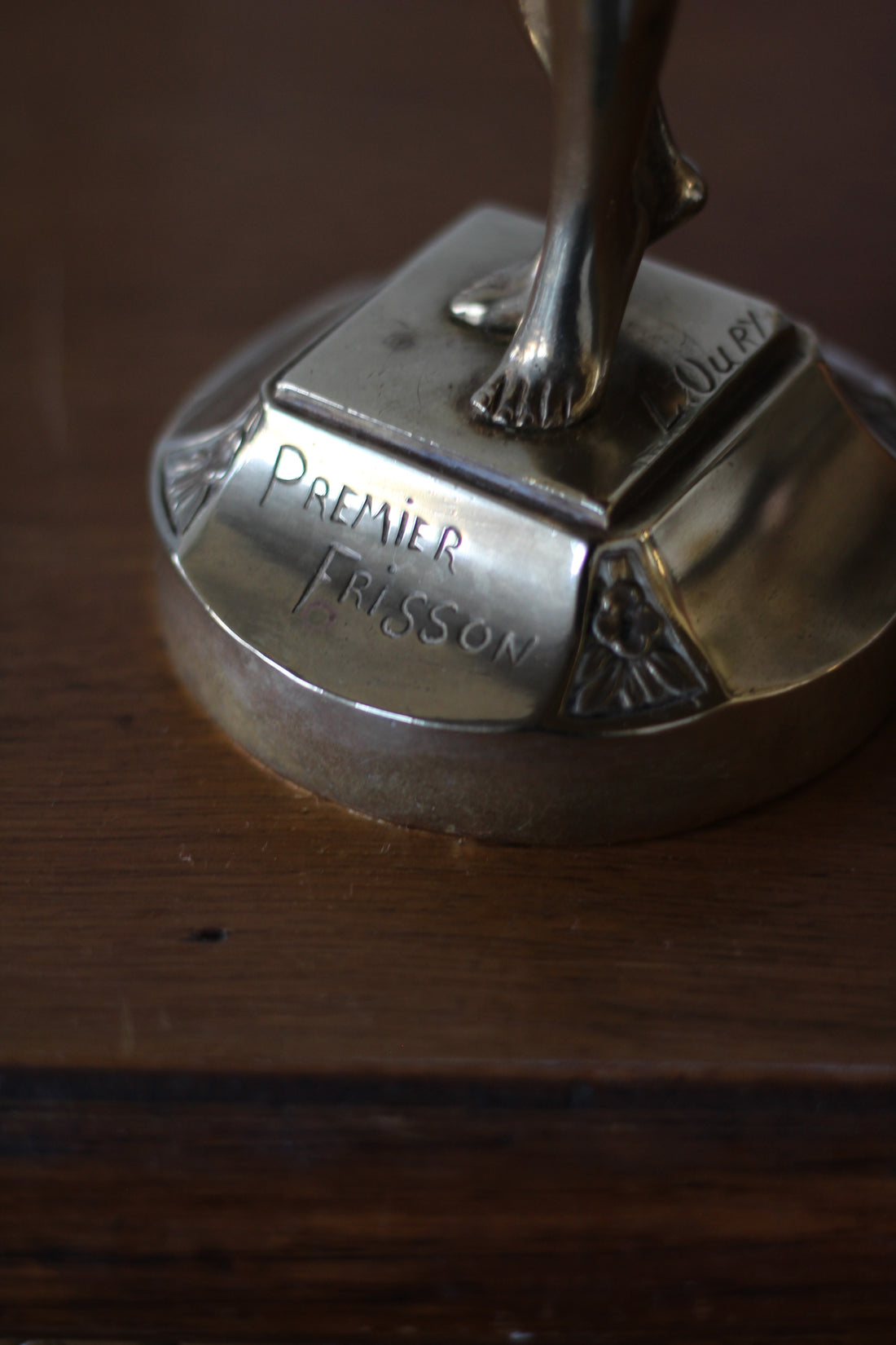 "Premier frisson" - bronze doré Art Nouveau signé Louis Oury, vers 1900