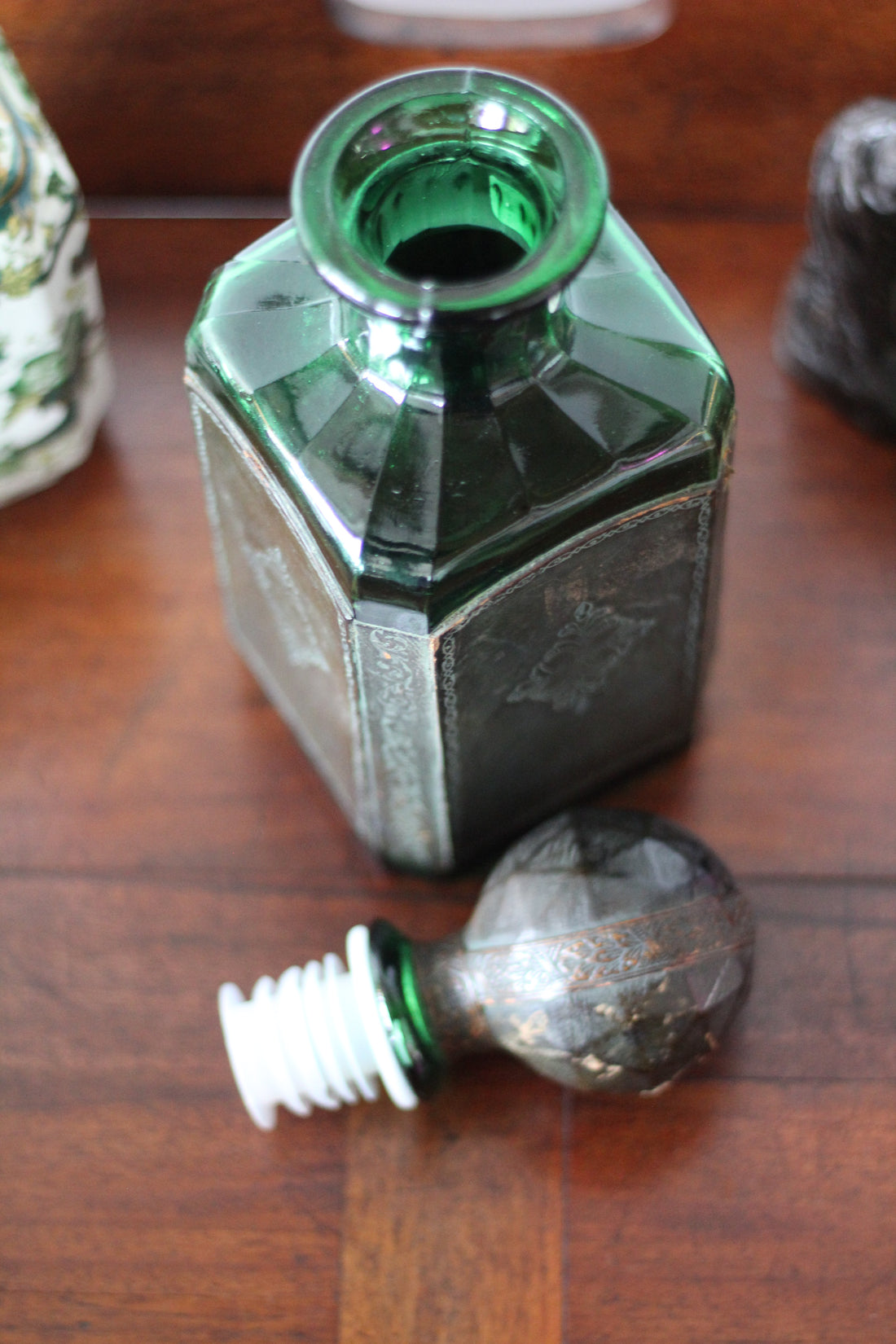 Carafe Renaissance gainée de cuir - Italie, années 1970