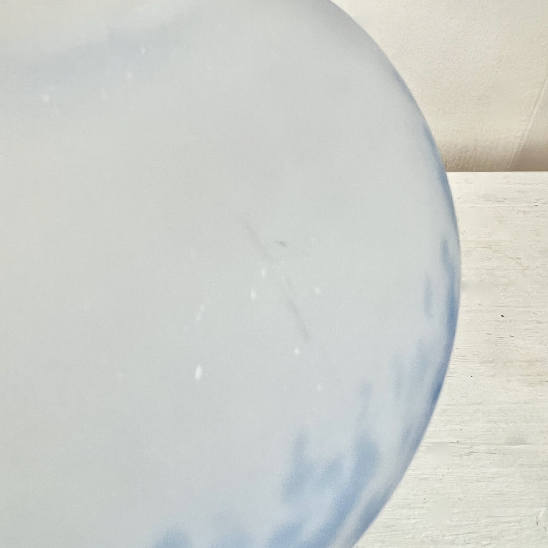 Vase moucheté en pâte de verre