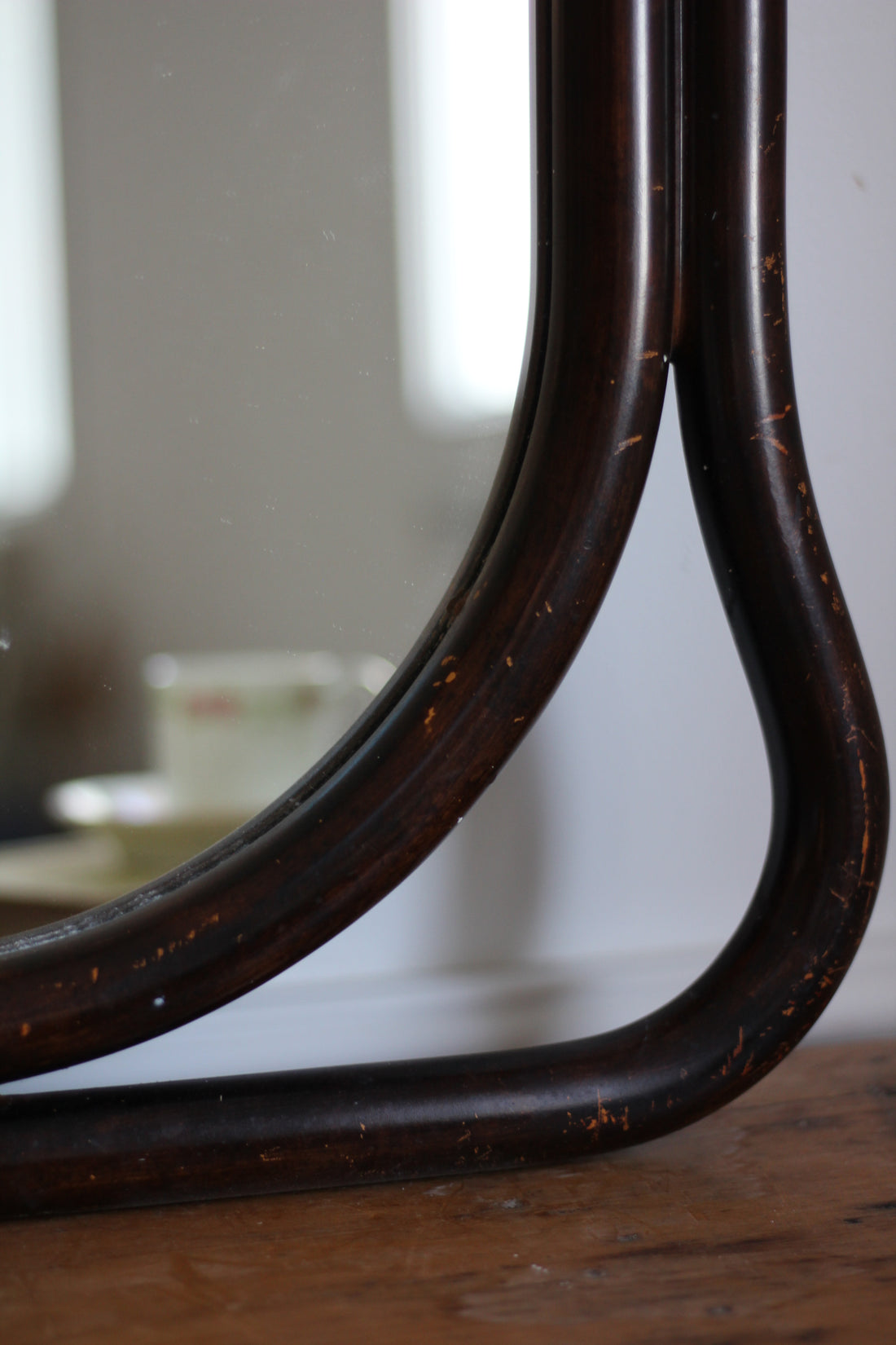 Miroir en bois courbé
