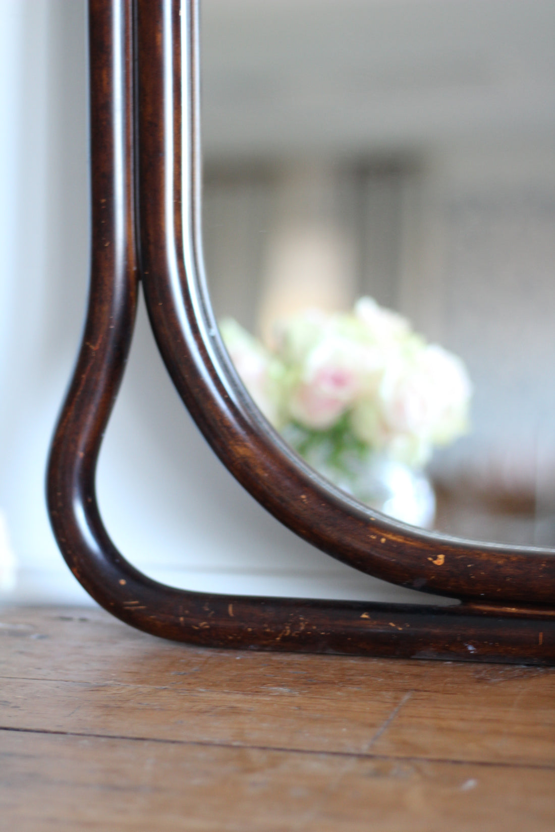 Miroir en bois courbé