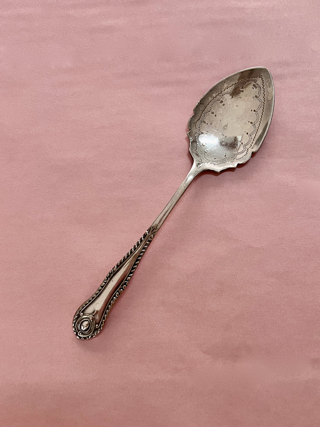 Ensemble de 4 trésors argentés - Angleterre - 1887, 1900 et XXème