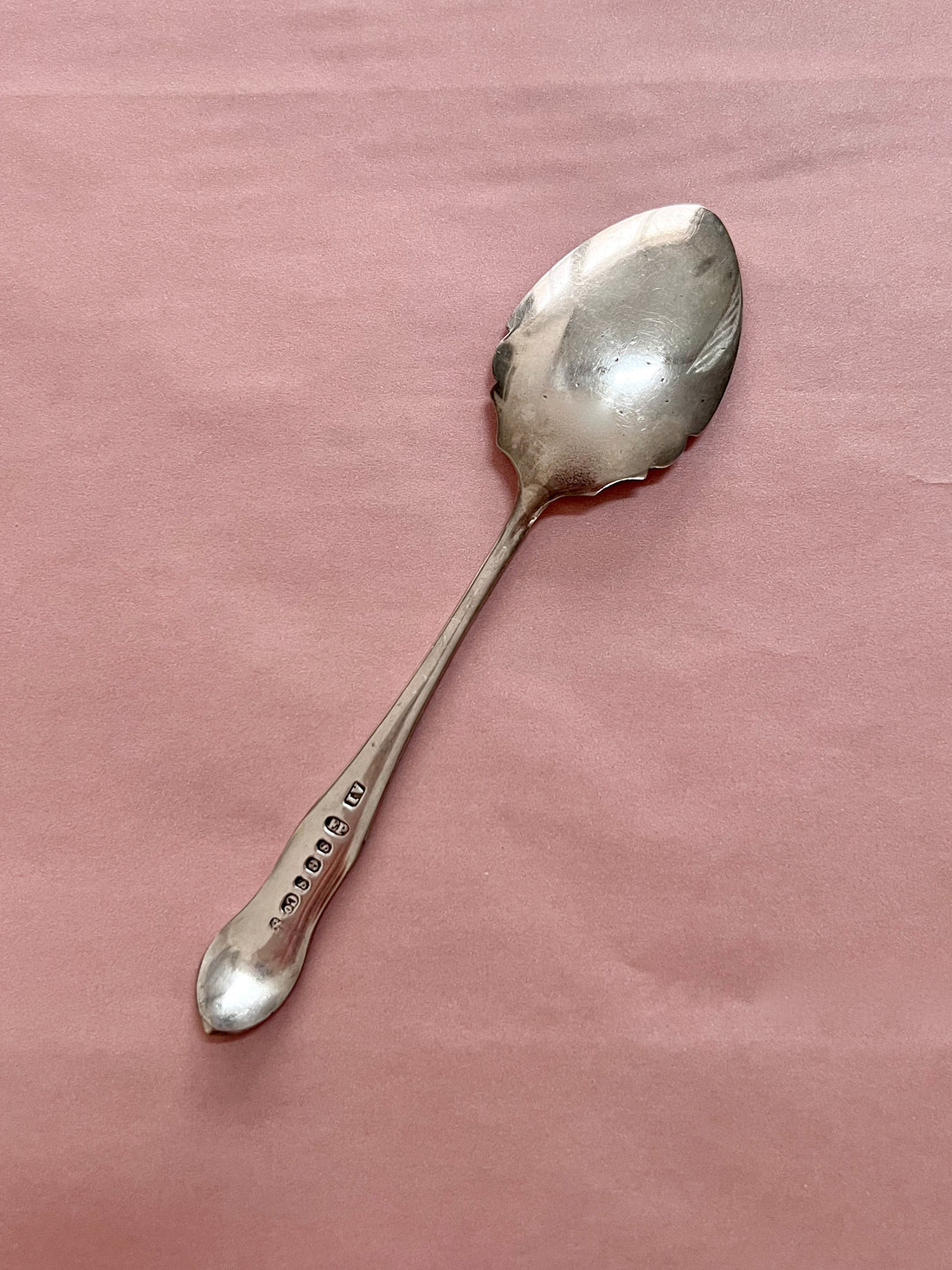 Ensemble de 4 trésors argentés - Angleterre - 1887, 1900 et XXème