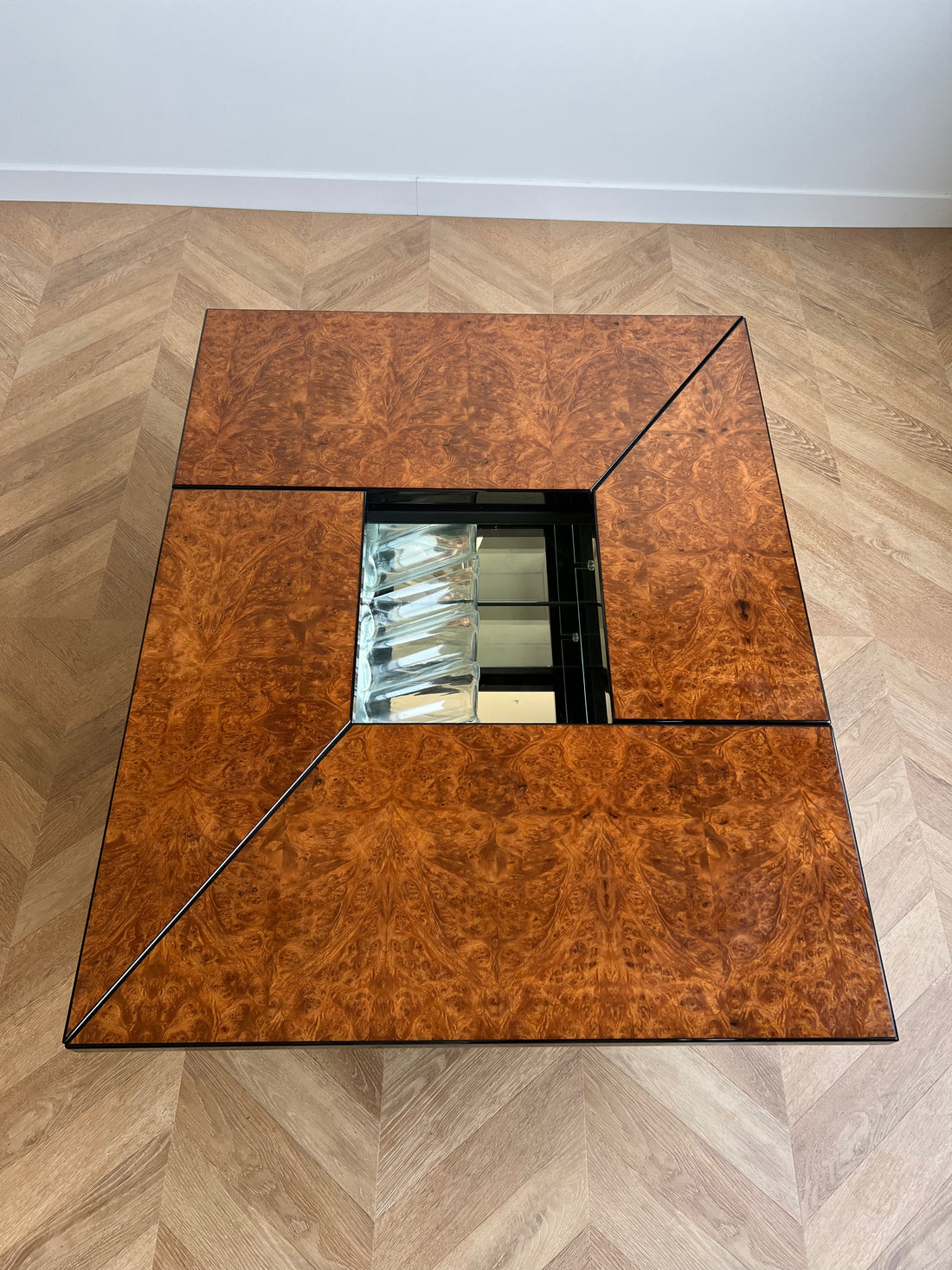 Table basse en loupe Paul Michel (avec compartiment bar)