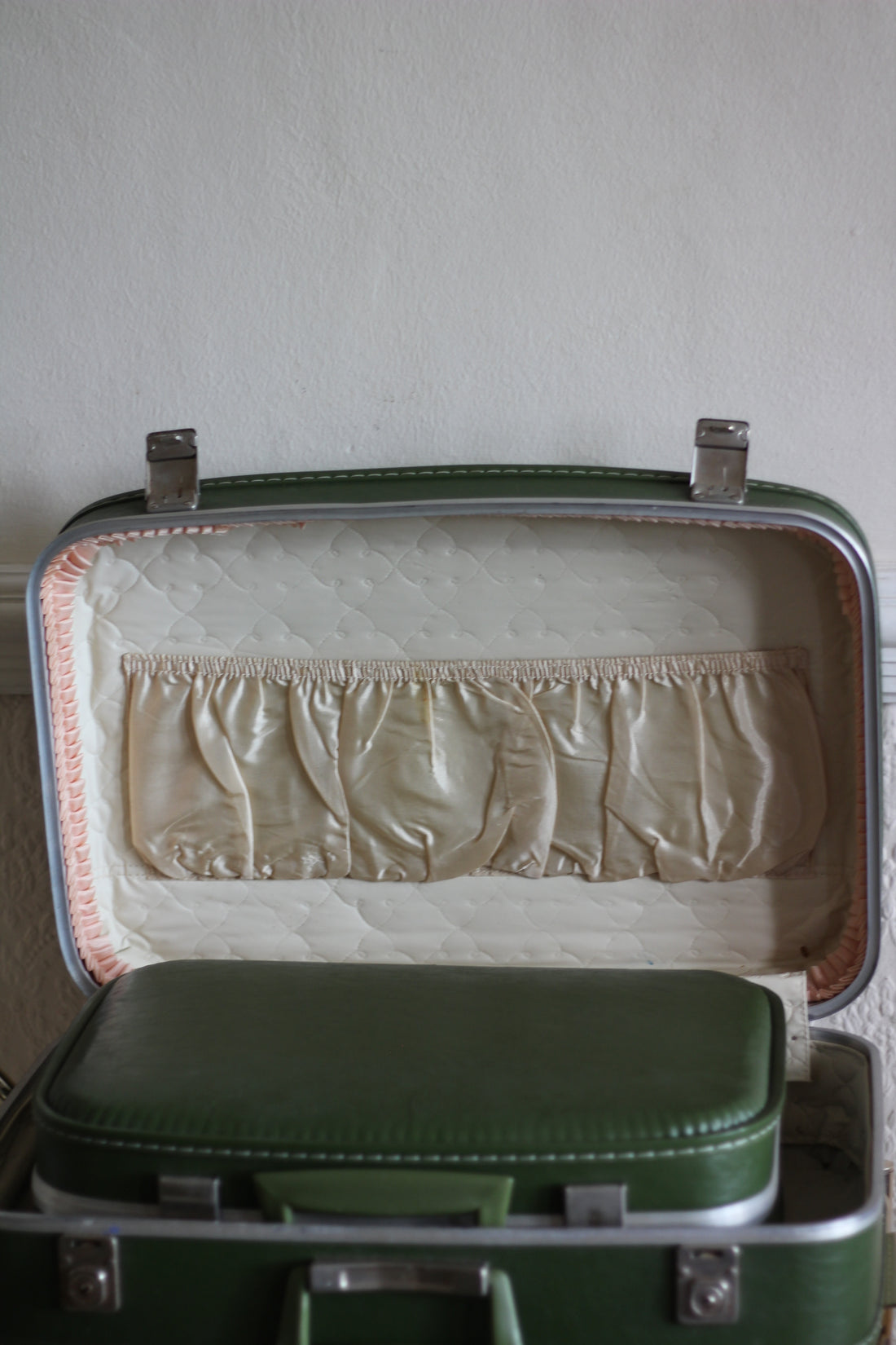 Ensemble de voyage anglais gigogne 1960