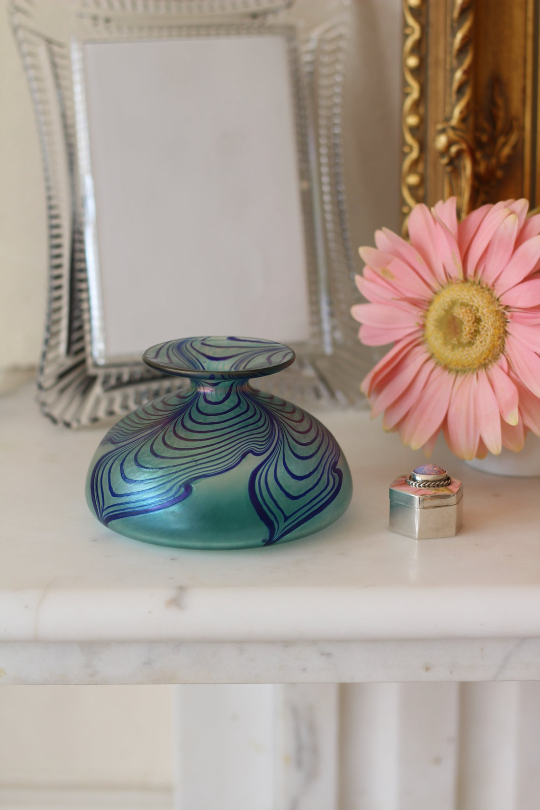 Vase Robert Held en verre soufflé iridescent