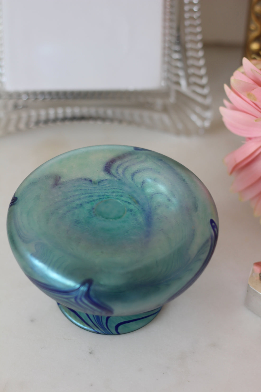 Vase Robert Held en verre soufflé iridescent