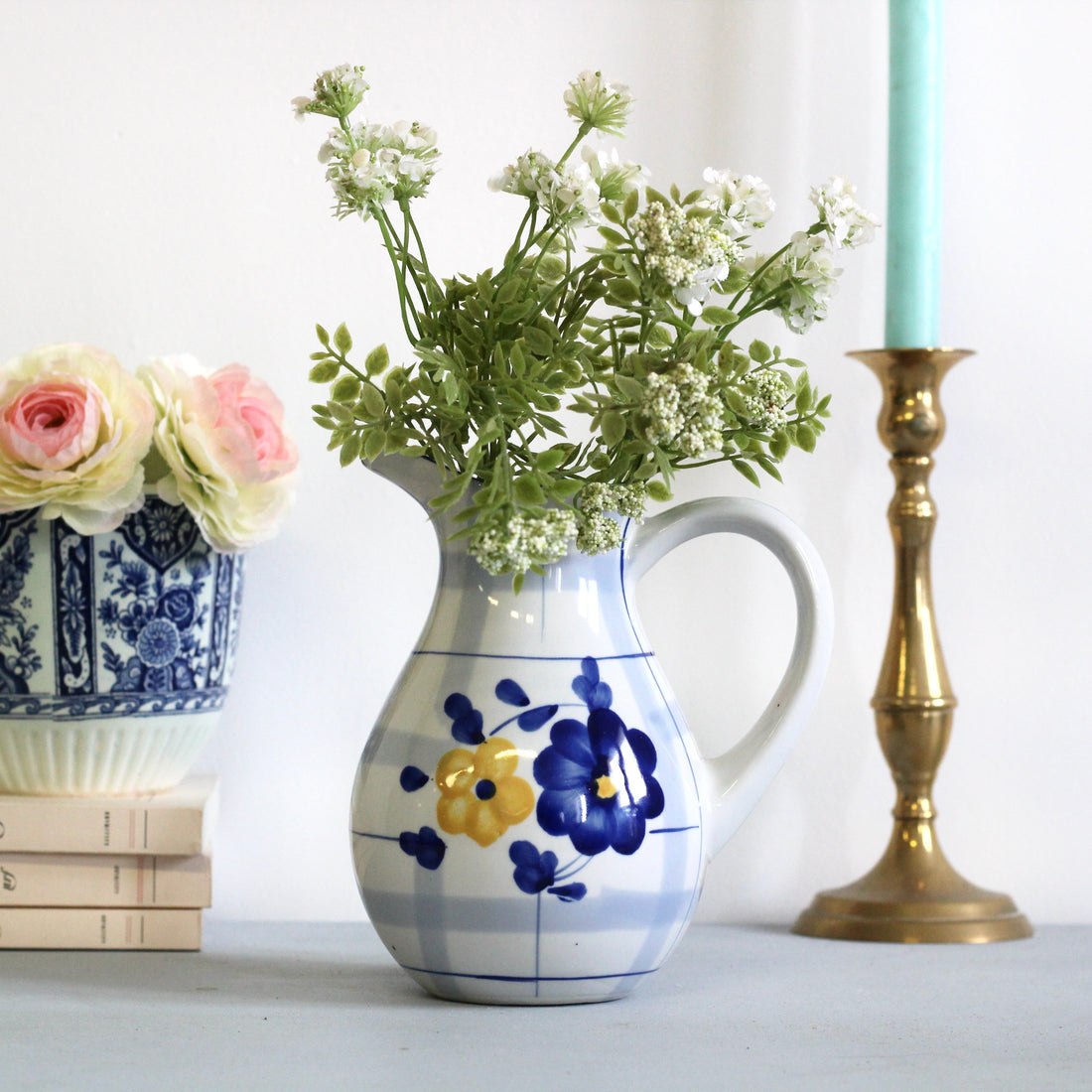 pichet-céramique-motif-carreaux-fleurs-vintage-la-petite-brocante