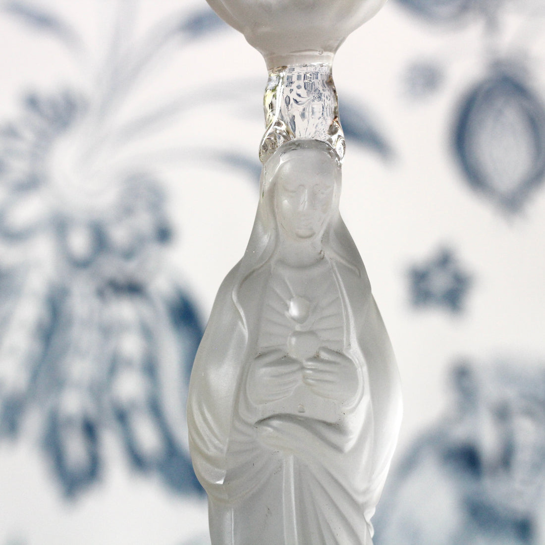 Paire de bougeoirs Vierge Marie en cristal de Portieux