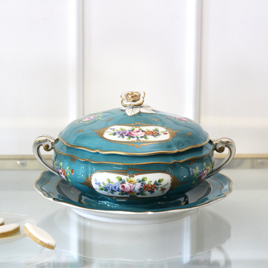 soupière-plat-faïence-sèvres-décor-pavillon-de-marsan-vintage-la-petite-brocante