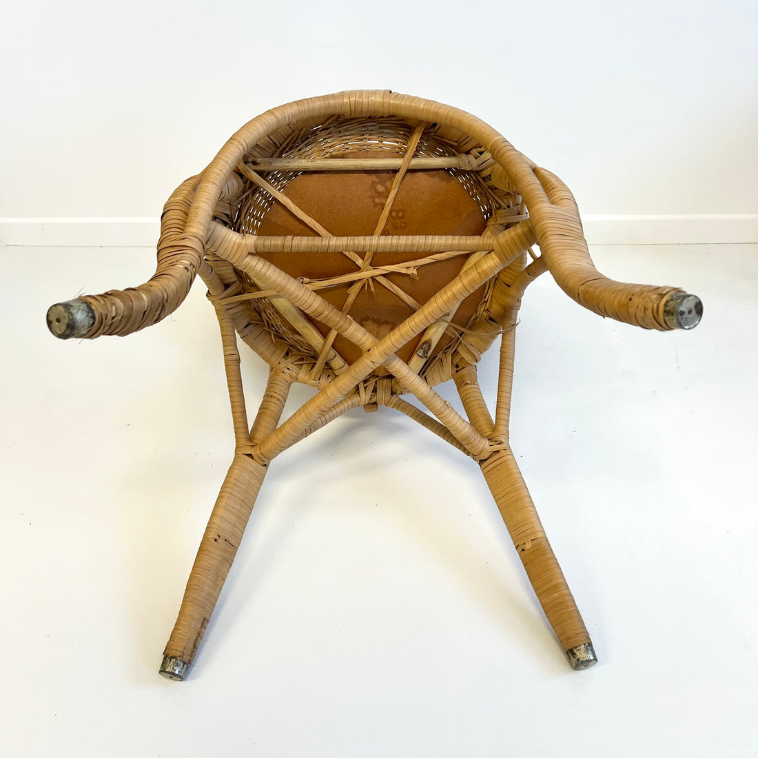 Chaise peacock en rotin Londres 1970