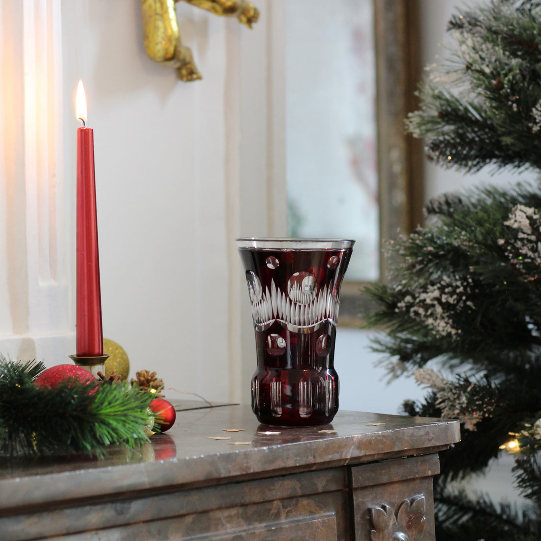 Vase en cristal de Bohème bordeaux