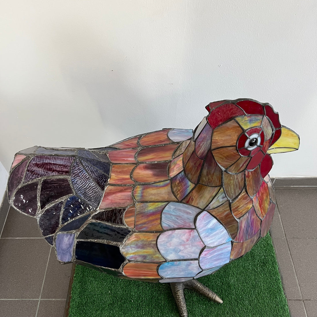 Poule artisanale lumineuse en vitraux - pièce unique