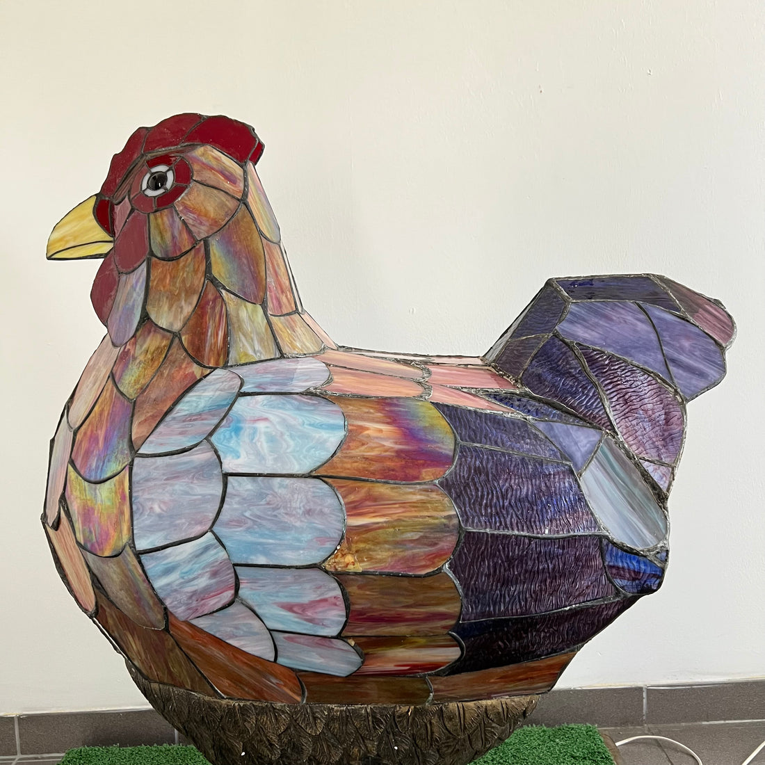 Poule artisanale lumineuse en vitraux - pièce unique