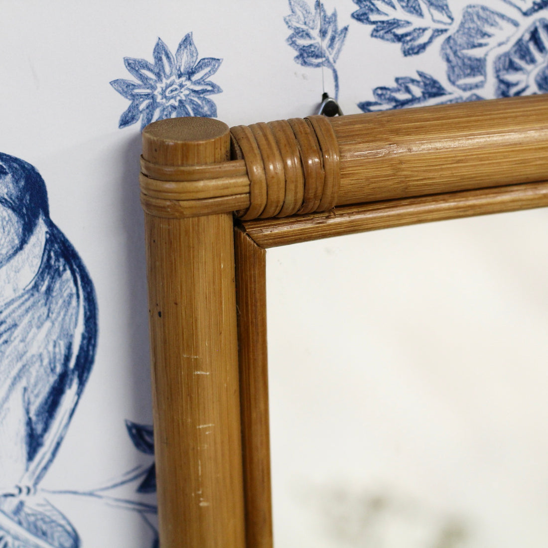 Miroir en rotin vintage