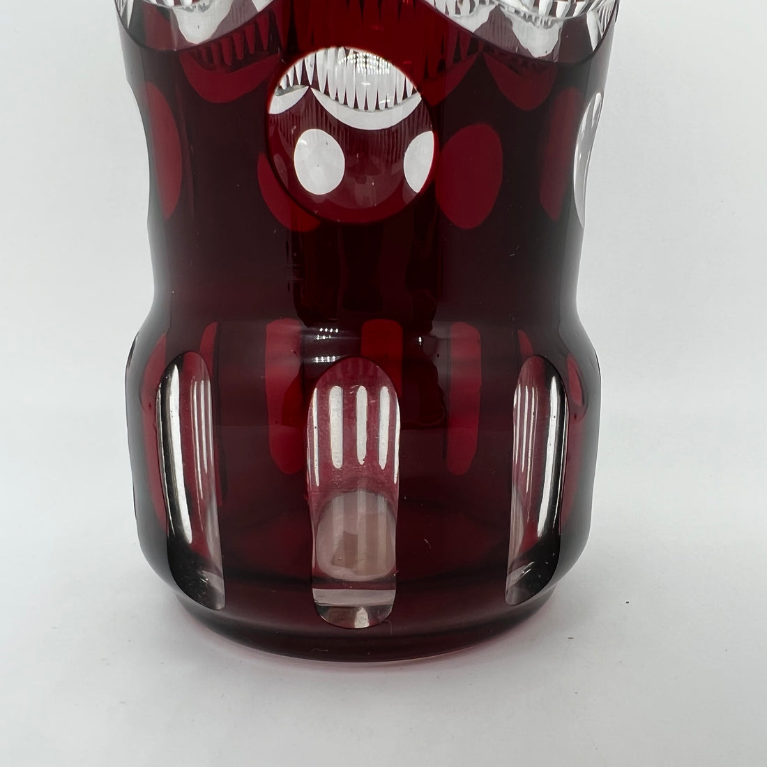 Vase en cristal de Bohème bordeaux