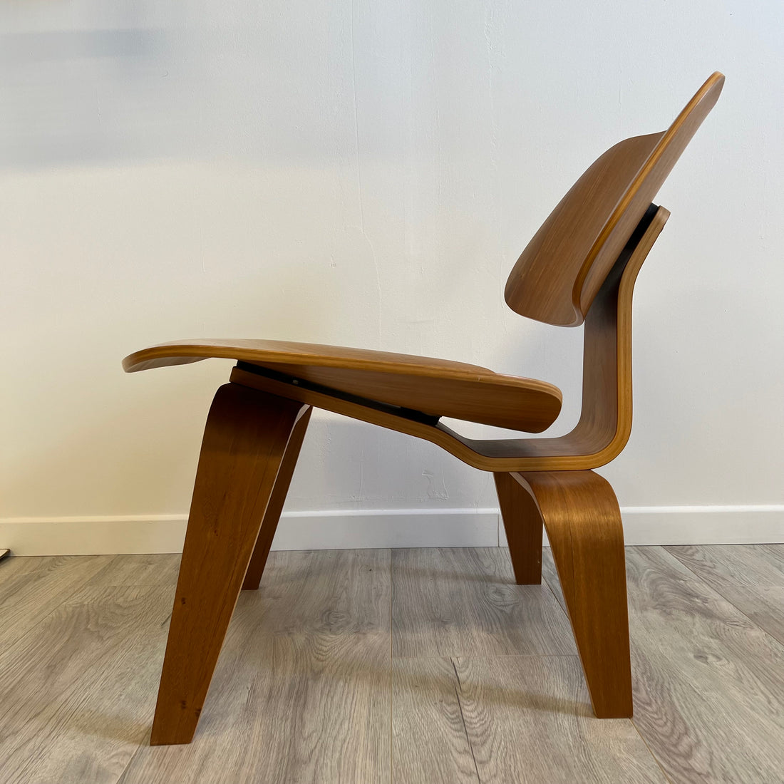 Chaise Eames LCW vintage