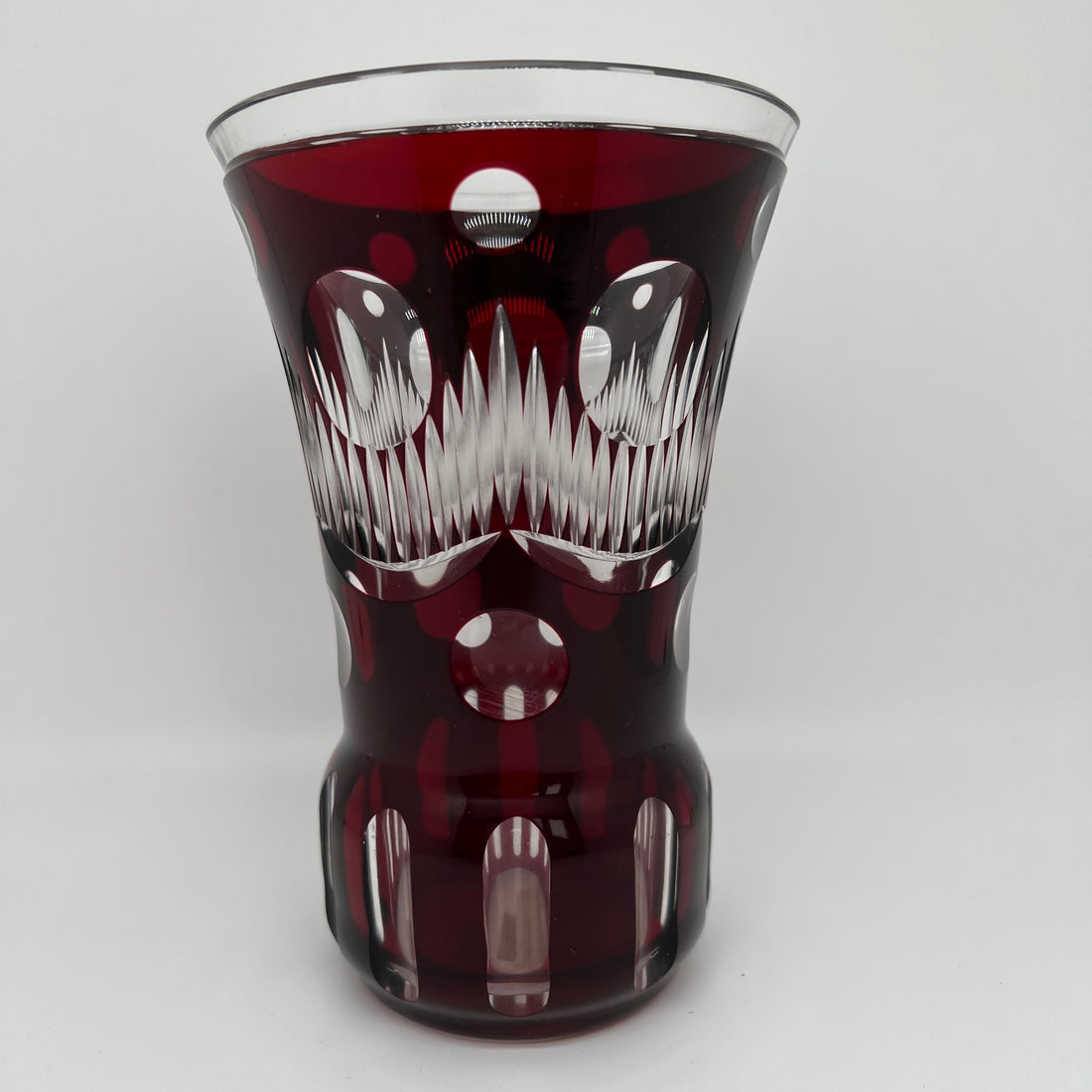 Vase en cristal de Bohème bordeaux