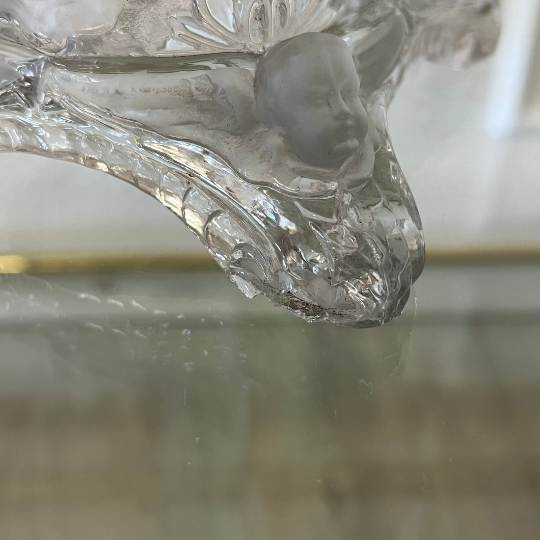 Paire de bougeoirs Vierge Marie en cristal de Portieux