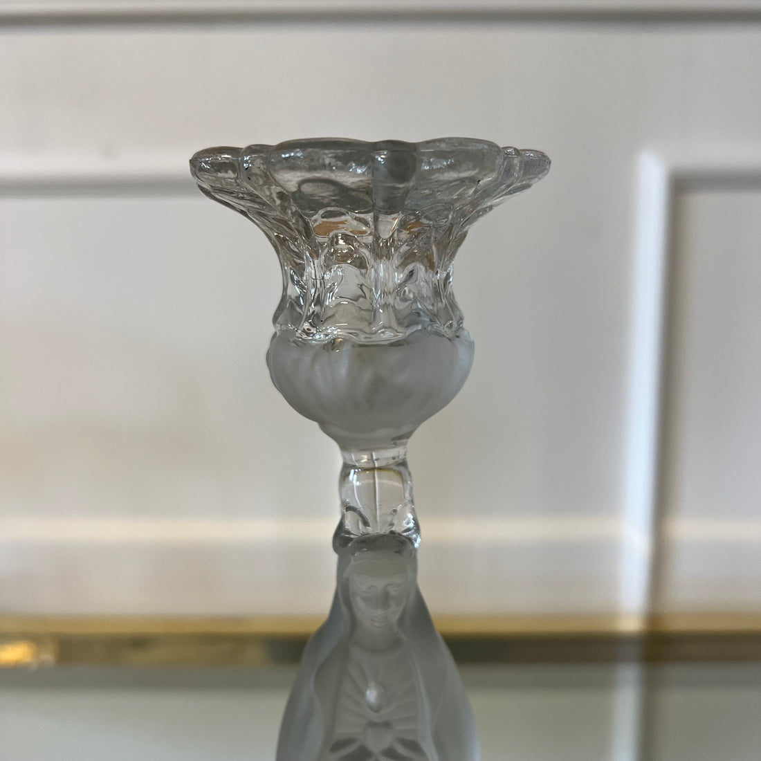 Paire de bougeoirs Vierge Marie en cristal de Portieux