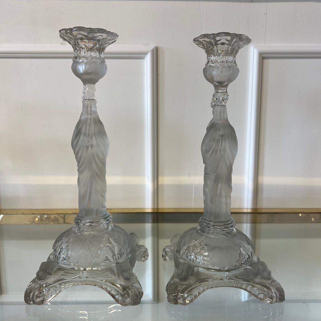 Paire de bougeoirs Vierge Marie en cristal de Portieux